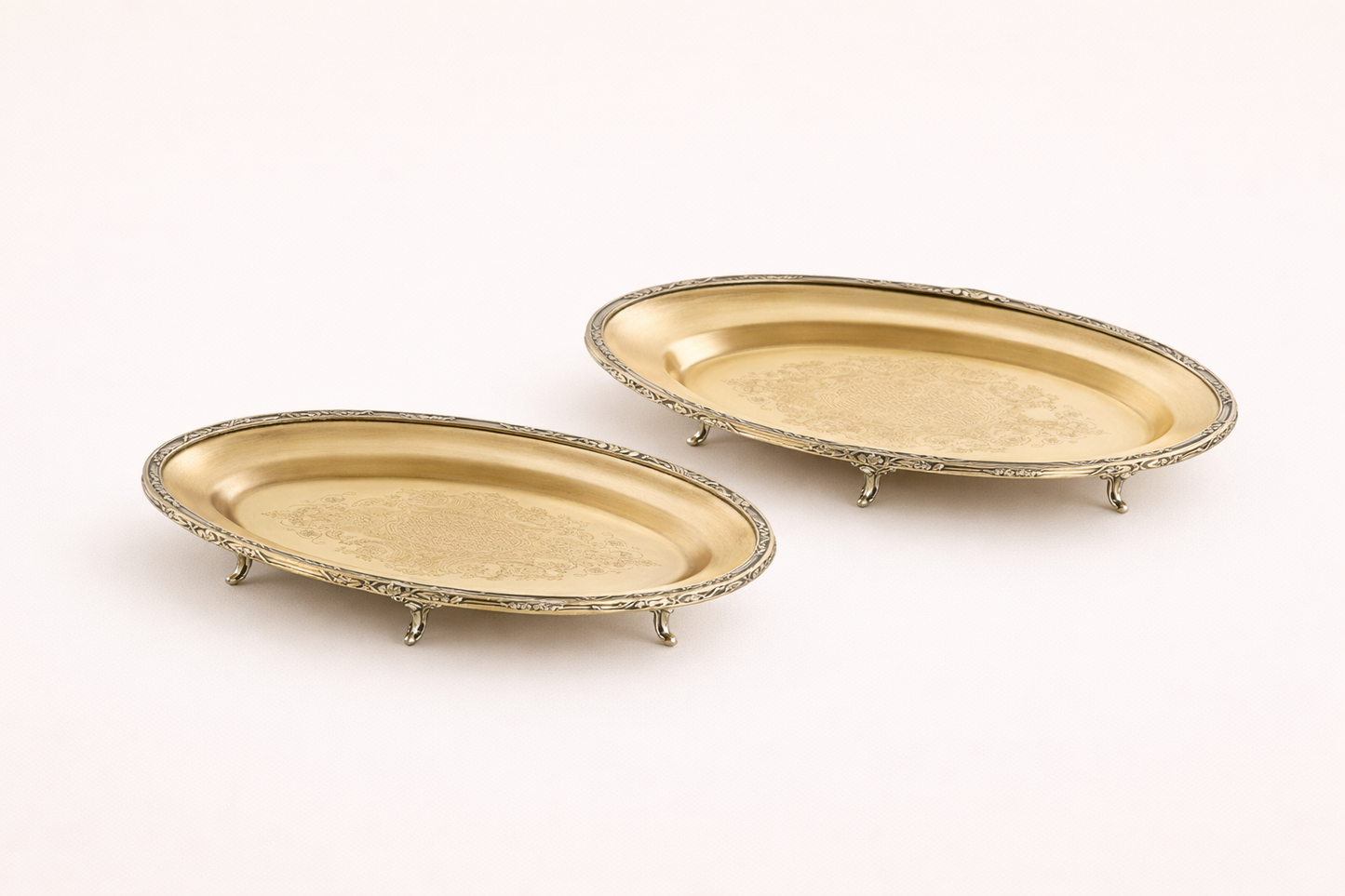 Silver Oval Serving Tray with Feet, Decorative Metal Presentation Platter for Home and Events