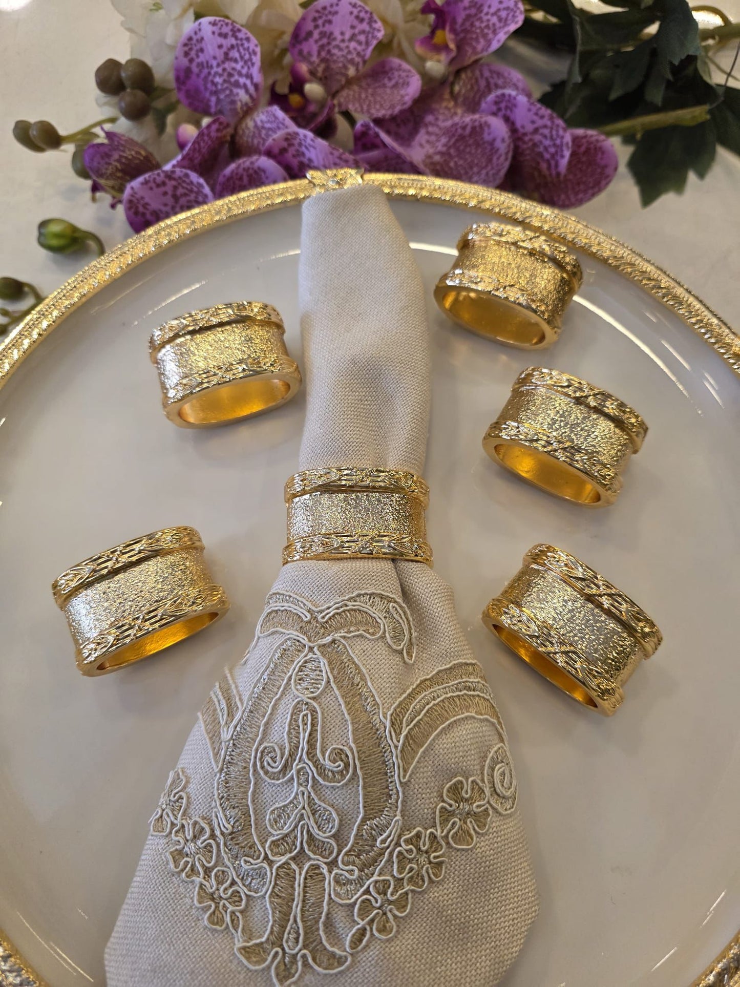 Elegant Napkin Rings Set